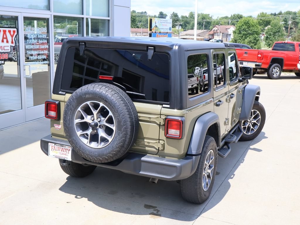 2025 Jeep Wrangler 4-Door Summit 4x4