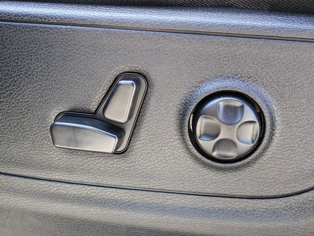 2021 RAM 1500 Big Horn Crew Cab 4x4 5'7" Box