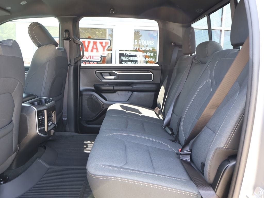 2021 RAM 1500 Big Horn Crew Cab 4x4 5'7" Box