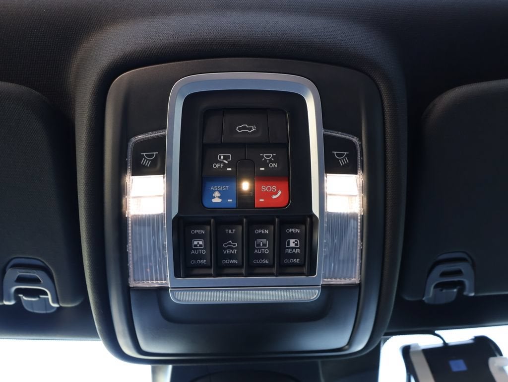 2023 RAM 1500 Limited Crew Cab 4x4 5'7" Box