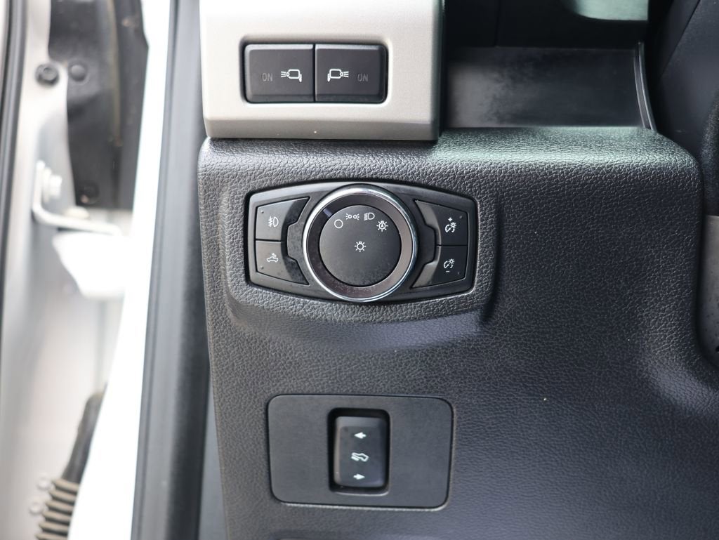 2017 Ford Super Duty F-250 SRW Lariat