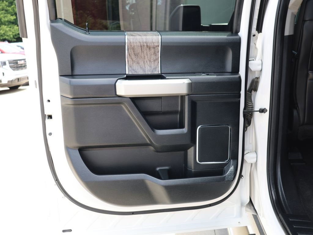 2017 Ford Super Duty F-250 SRW Lariat