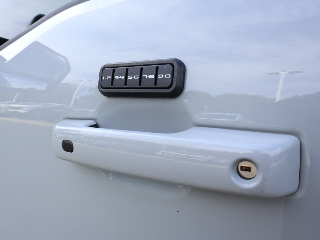 2025 Ford F-350 Super Duty Platinum - Photo 11