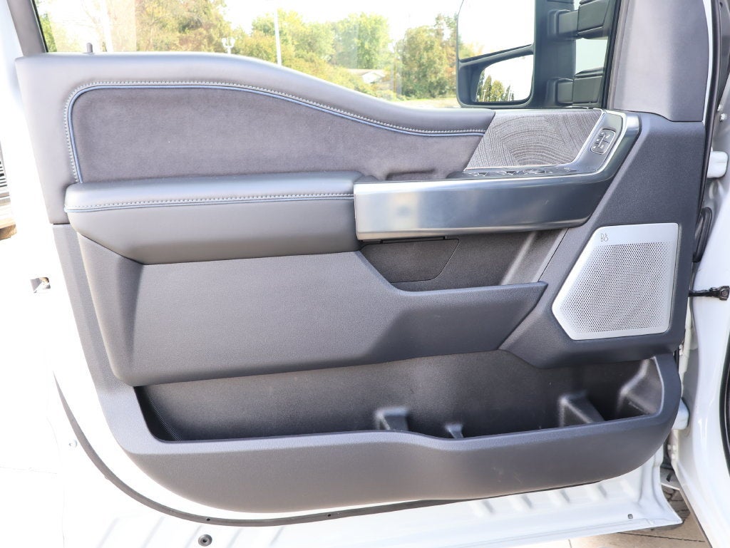 2025 Ford F-350 Super Duty Platinum - Photo 12