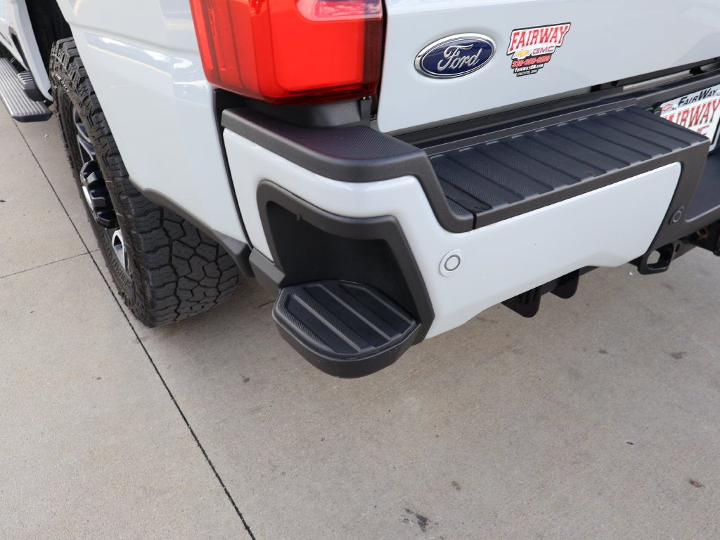 2025 Ford F-350 Super Duty Platinum - Photo 34