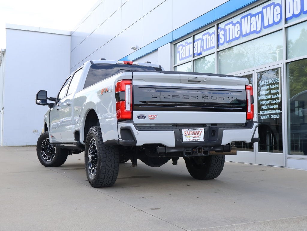 2025 Ford F-350 Super Duty Platinum - Photo 47