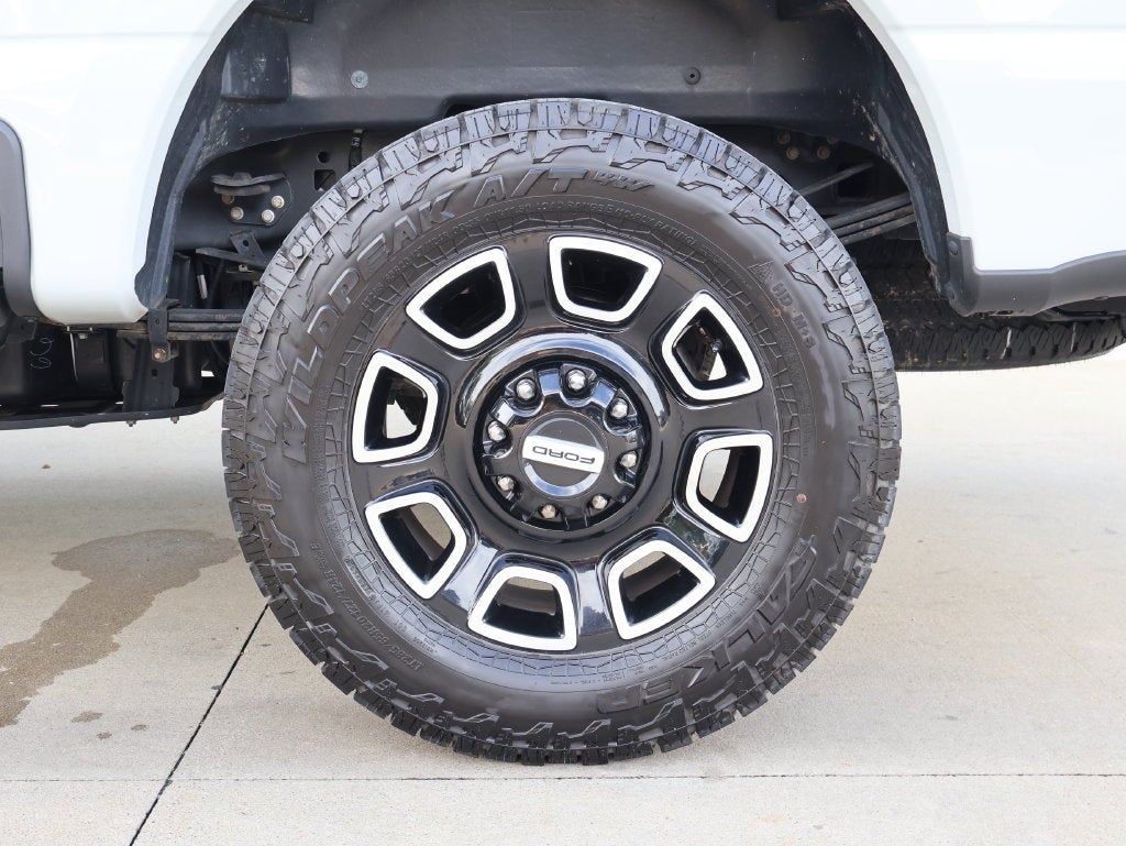 2025 Ford F-350 Super Duty Platinum - Photo 50