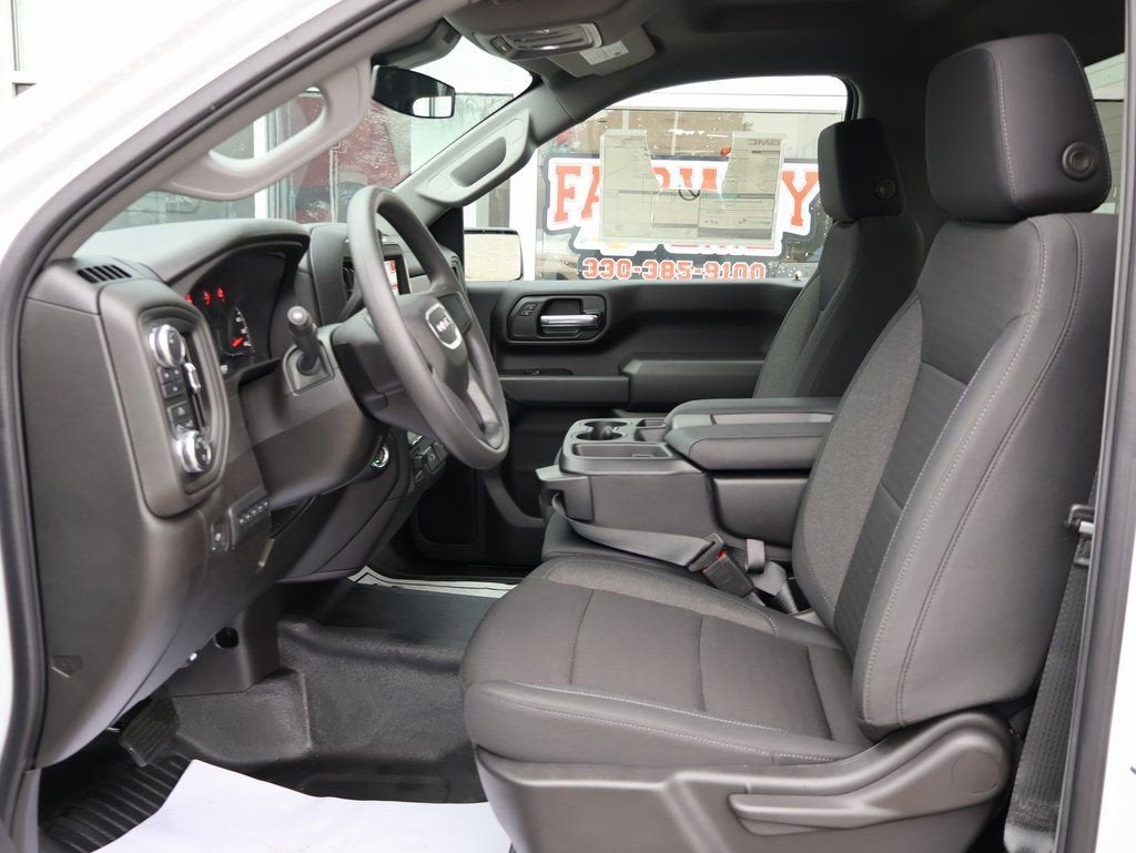 2025 GMC Sierra 2500 HD Pro