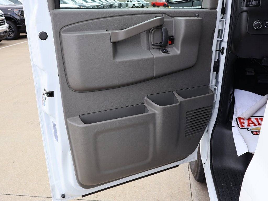 2025 GMC Savana Cargo Work Van