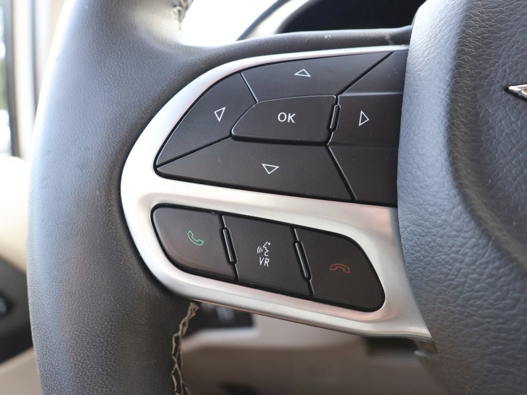 2024 Chrysler Pacifica Touring L - Photo 16