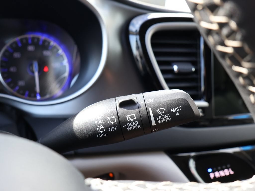 2024 Chrysler Pacifica Touring L - Photo 17