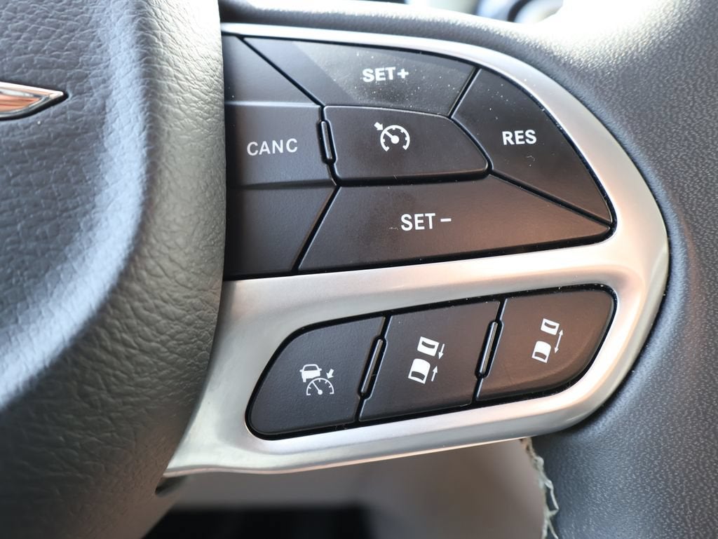2024 Chrysler Pacifica Touring L - Photo 18