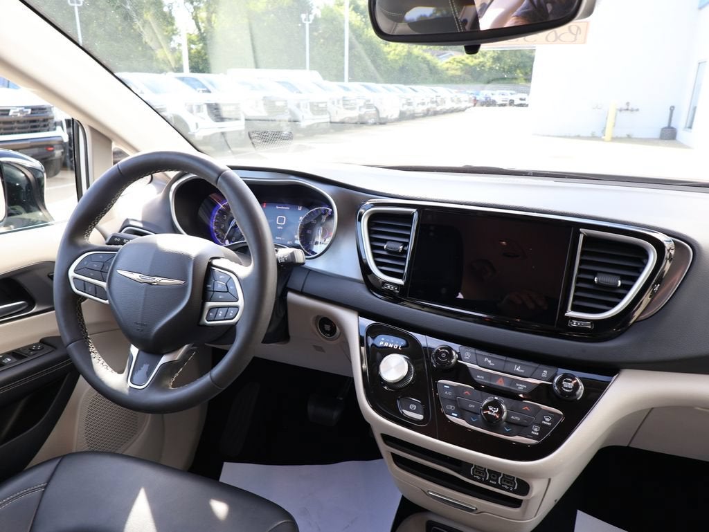 2024 Chrysler Pacifica Touring L - Photo 28