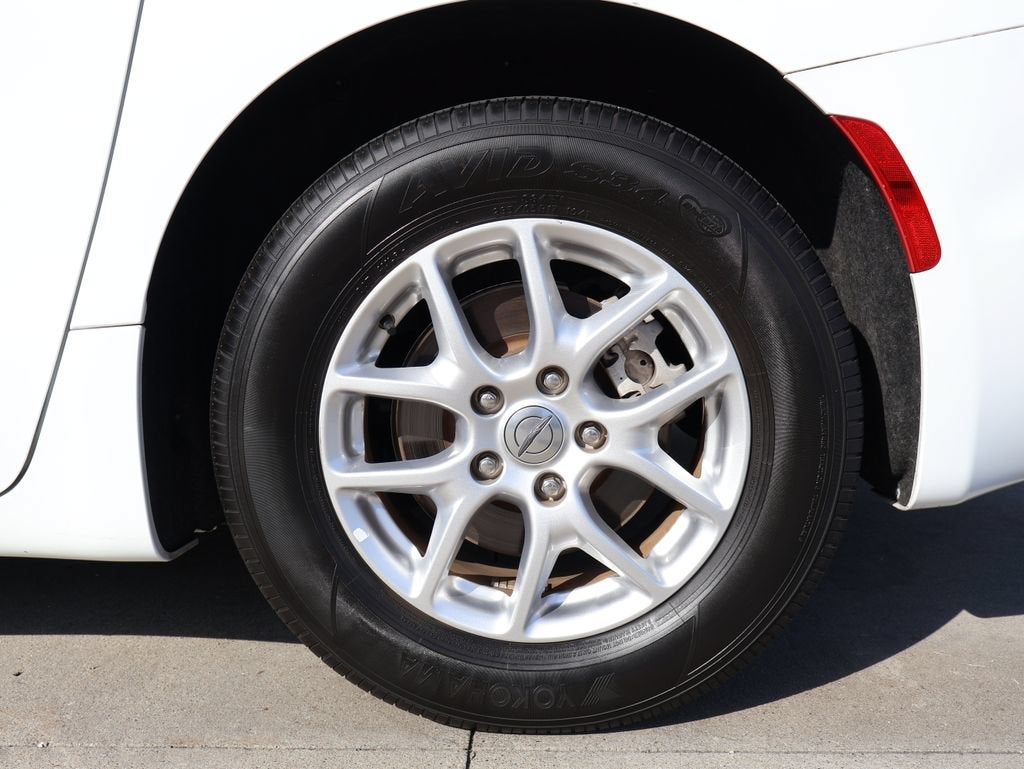 2024 Chrysler Pacifica Touring L - Photo 39