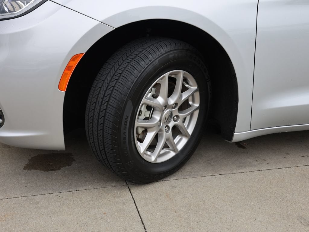 2024 Chrysler Pacifica Touring L - Photo 43