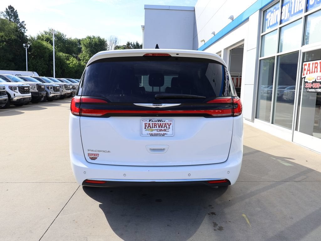 2024 Chrysler Pacifica Touring L - Photo 9