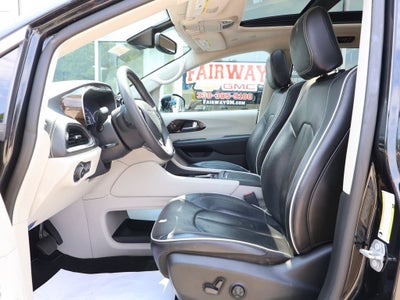 2023 Chrysler Pacifica Limited AWD