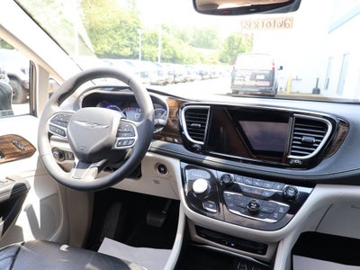 2023 Chrysler Pacifica Limited AWD