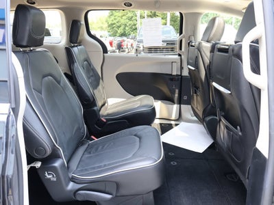 2023 Chrysler Pacifica Limited AWD