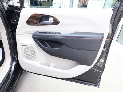 2023 Chrysler Pacifica Limited AWD