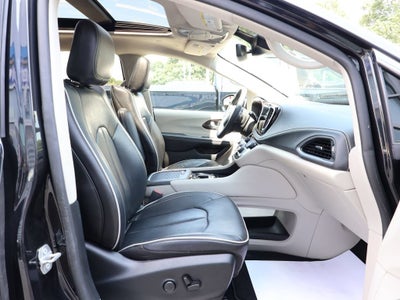 2023 Chrysler Pacifica Limited AWD