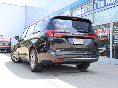 2023 Chrysler Pacifica Limited AWD