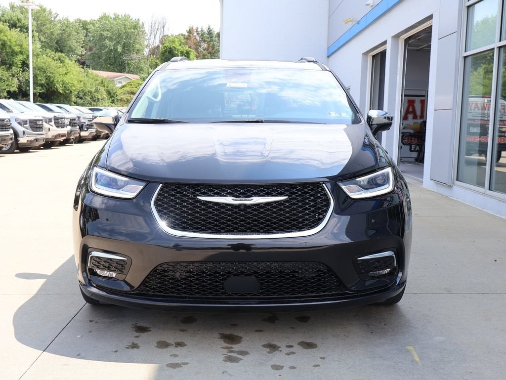 2023 Chrysler Pacifica Limited AWD