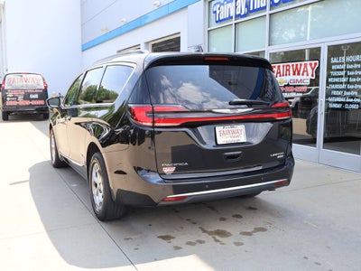 2023 Chrysler Pacifica Limited AWD