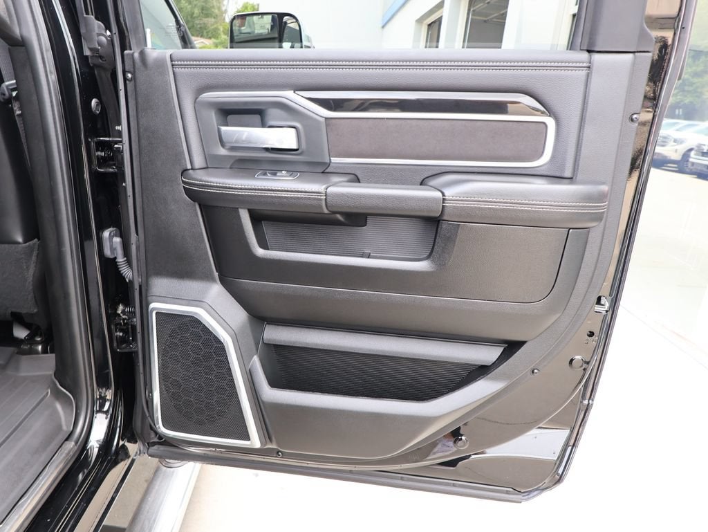 2020 RAM 2500 Laramie Crew Cab 4x4 6'4" Box
