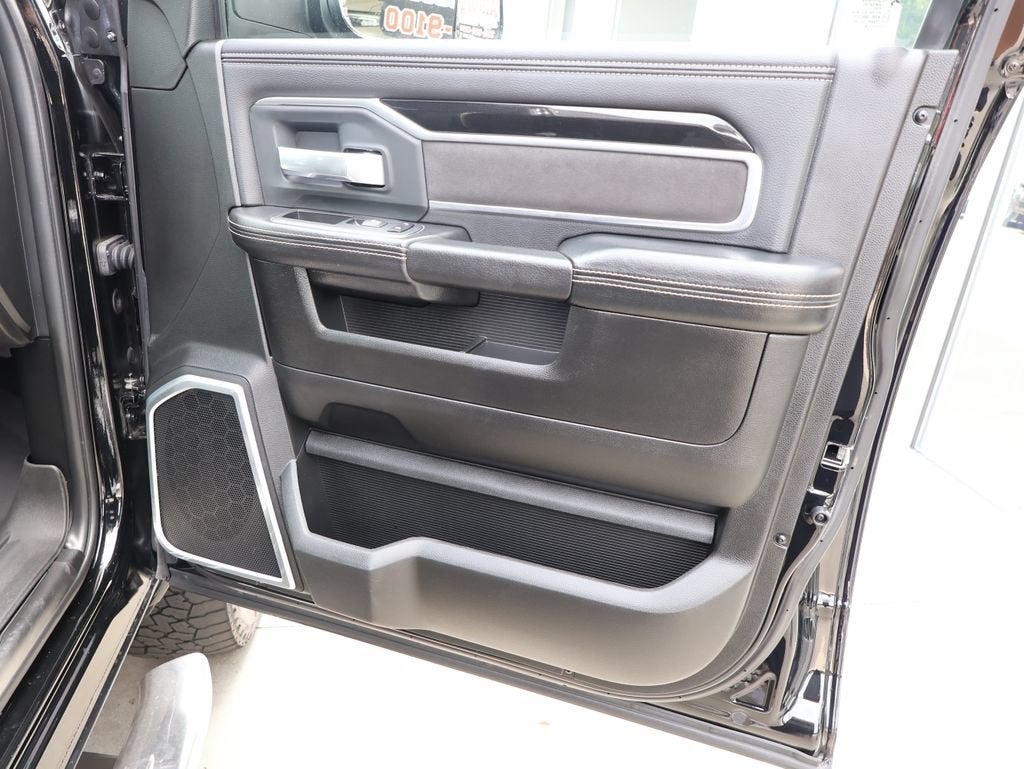 2020 RAM 2500 Laramie Crew Cab 4x4 6'4" Box