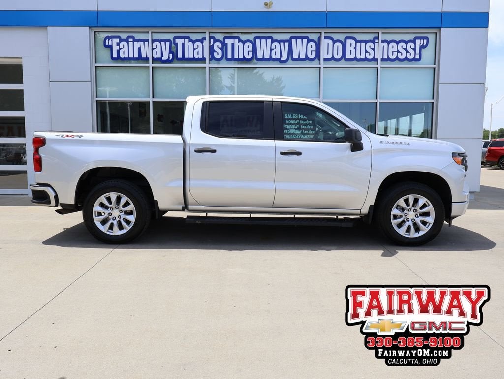 2022 Chevrolet Silverado 1500 Custom 4X4 Crew Cab Short Box's photo