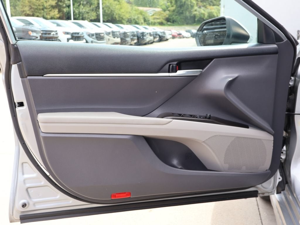 2022 Toyota Camry SE - Photo 10
