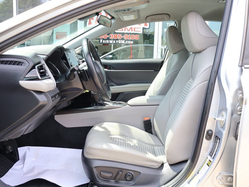 2022 Toyota Camry SE - Photo 11