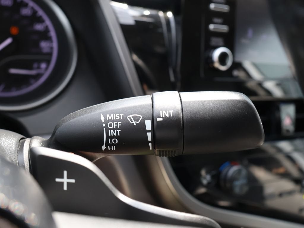 2022 Toyota Camry SE - Photo 16