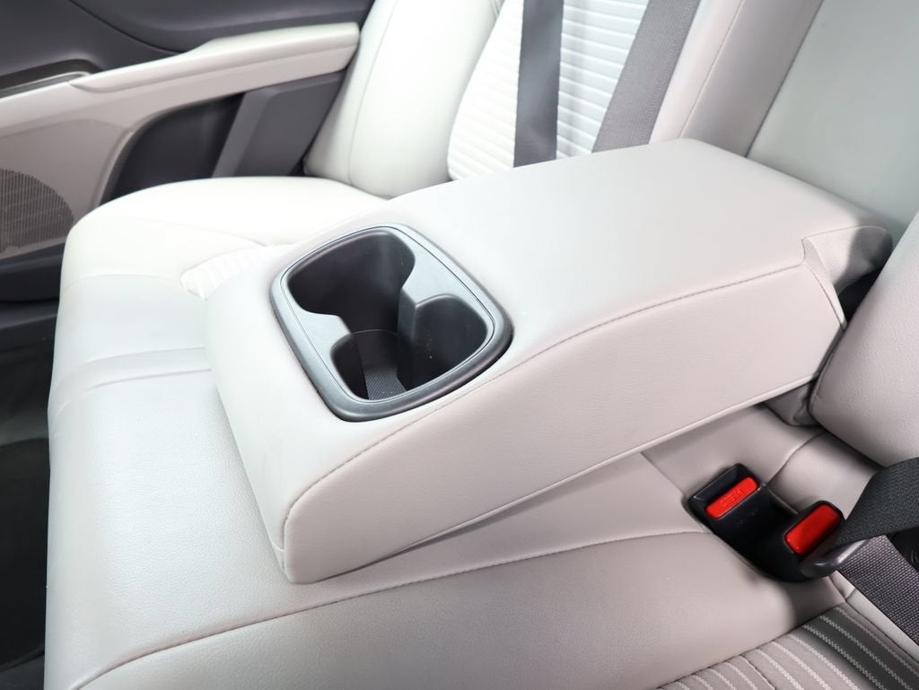 2022 Toyota Camry SE - Photo 24