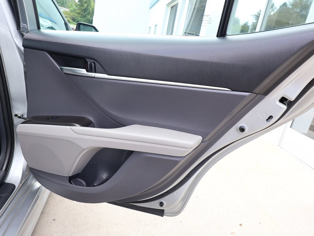 2022 Toyota Camry SE - Photo 27