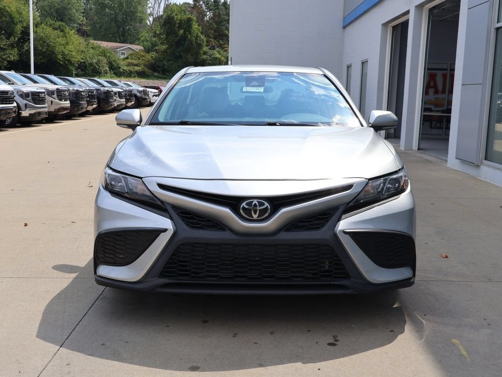 2022 Toyota Camry SE - Photo 5