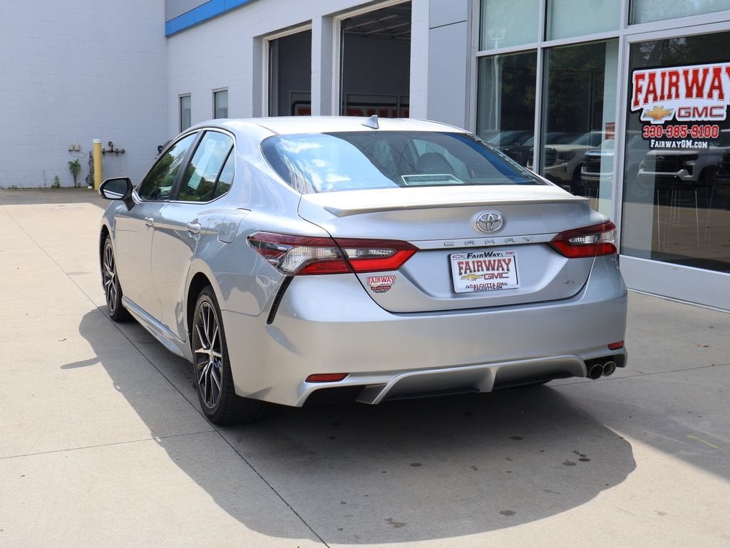 2022 Toyota Camry SE - Photo 8
